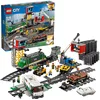Image de LEGO City Le Train de Marchandises Télécommandé - Inclut Jouet Camion, Chariot Élévateur, 32 Rails, Feux de Signalisation & 6 Minifigurines - Cadeau Original pour Garçon ou Fille dès 6 Ans 60198