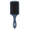 Image de WetBrush Paddle Detangler, des poils HeatFlex et des Aquavents pour aider au séchage, une surface plus large démêle en moins de temps, démêle les cheveux facilement, en bleu élémentaire
