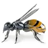 Image de LLADRÓ Figurine en Porcelaine Abeille. Pièce de La Collection Awesome Insects. Un Hommage aux Abeilles et Leur Importance dans L'Écosystème.