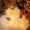 Image de GIGALUMI Lot de 3 Boite Cadeau Noel, 60 LED Cadeau Lumineux Noel, 8 Modes d'éclairage pour Boîtes Cadeaux avec Noeud pour Les Fêtes, La Maison, La Décoration du Sapin (Blanc)