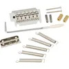 Image de Fender Deluxe Series Trémolo à 2 points pour guitare
