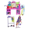 Image de Barbie Extra Coffret Coiffeuse avec poupée articulée Exclusive, Figurine Chiot et Plus de 45 éléments, Jouet pour Enfant, GYJ70