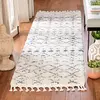 Image de Safavieh Tapis Shag pour Salon, Salle à Manger, Chambre à Coucher - Berber Fringe Shag Collection, Tapis à Poil Court, Crème et Gris foncé, 66 X 244 cm