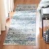 Image de Safavieh Tapis Contemporain pour Salon, Salle à Manger, Chambre à Coucher - Madison Collection, Tapis à Poil Court, Gris et Bleu, 61 X 244 cm