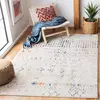 Image de SAFAVIEH Tapis Boho pour Salon, Salle à Manger, Chambre à Coucher - Tulum Collection, Tapis à Poil Court, Ivoire et Bleu, 160 X 229 cm