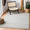 Image de Safavieh Tapis Boho pour Salon, Salle à Manger, Chambre à Coucher - Tulum Collection, Tapis à Poil Court, Gris Clair et Ivoire, 183 X 274 cm