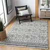 Image de Safavieh Tapis Boho pour Salon, Salle à Manger, Chambre à Coucher - Tulum Collection, Tapis à Poil Court, Ivoire et Noir, 183 X 274 cm