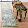 Image de SAFAVIEH Tapis Boho pour Salon, Salle à Manger, Chambre à Coucher - Madison Collection, Tapis à Poil Court, Vert et Turquoise, 61 X 244 cm