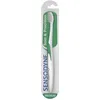 Image de Sensodyne Brosse à dents Soin & Précision, Medium, Pour Un Nettoyage En Douceur Des Dents Sensibles Sans Endommager Les Gencives, Couleur Aléatoire