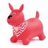 Image de Ludi - Chien Sauteur Rouge - 58x27x48 cm - Jouet Dynamique en PVC avec Bandana Personnalisable - pour Intérieur et Extérieur - Poignées Ergonomiques - Inclut Système de Gonflage - Dès 10 Mois