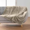 Image de Douceur d'Intérieur, Plaid Doux (125 x 150 cm) Mini Frosty Taupe, Flanelle Relief Unie