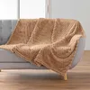 Image de Douceur d'Intérieur, Plaid Doux (125 x 150 cm) Mini Frosty Camel, Flanelle Relief Unie