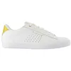 Image de Le Coq Sportif - Lucie - Baskets Basses Femme Cuir Textile Caoutchouc Semelle Adhérente pour Usage Urbain Confort Quotidien Design Contemporain - Taille 37 - Blanc Optique et Détails Gold