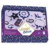 Image de Janod - 8 Bijoux à Créer - Thème Sorcières et Sorciers - Les Ateliers Bijoux - 8 Bijoux à Créer - Kit Loisir Créatif Enfant - Apprentissage Motricité Fine et Concentration   Dès 8 ans   J09132