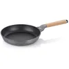 Image de kela Poêle à frire 28 cm VITANA, Poêle à frire à induction, recyclable, Poêle avec Oil Control System, Fonte d'aluminium revêtue, Poignée en bois de hêtre