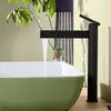 Image de Villeroy & Boch Dawn Mitigeur de lavabo à bec haut, TVW106106151K5,