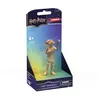 Image de Schleich Harry Potter | Dobby avec Chaussette 14940 | 9 x 7 x 16 cm | Figurine Harry Potter avec bras articulé et chaussette | Figurine à collectionner et jouet | Cadeau pour fans | Dès 6 ans
