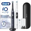 Image de Oral-B iO 7 Duo Brosses À Dents Électriques Noire Et Blanche, Le Capteur De Pression Pour Protéger Les Gencives, Lot De 2 Manches, Des Accessoires, 2 Brossettes Rondes, 1 Chargeur, 1 Étui De Voyage