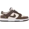 Image de Nike Wmns Dunk Low Light Orewood Baroque Brown