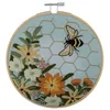 Image de Trimits Kits de Broderie - Kit de Broderie 15cm 6 pouces, Kits Point de Croix pour Adultes, Kit de Démarrage avec Cerceau à Broder en Bambou, Tissu, Fils, Aiguille & Support - Abeille