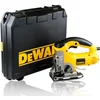 Image de DEWALT - Scie Sauteuse à Poignée 230V - DW331K-QS - Scie Électrique avec Coffret de Transport - Inclinaison de la Lame 45° - Lame Carbure 24 Dents - Vitesse à Vide 800-3100 tr/min - 701W