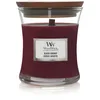 Image de WoodWick bougie parfumée moyenne avec mèche en bois crépitante | Cerise Griotte| Jusqu'à 60 heures de combustion