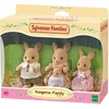 Image de Sylvanian Families - La famille Kangourou - Set 4 figurines - Plongez dans l'univers de la famille Sylvanian - Figurines animaux miniatures - Jouet enfant 3 ans et + - 5272
