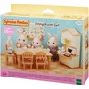 Image de Sylvanian Families - La salle à manger - Set + de 15 accessoires - Plongez dans l'univers de la famille Sylvanian - Mobilier pour figurines miniatures - Jouet enfant 3 ans et + - 5340