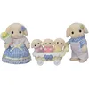 Image de Sylvanian Families - La famille Lapin Bélier - Set 5 figurines - Plongez dans l'univers de la famille Sylvanian - Figurines animaux miniatures - Jouet enfant 3 ans et + - 5735