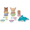 Image de Sylvanian Families Amis de la crèche - Le trio des bébés à la piscine