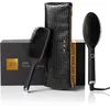 Image de ghd - Coffret ghd Glide - Brosse Chauffante Lissante (Noire) - Brosse et pochette incluses - Lissage rapide facile les matins pressés, volume préservé - Tous Types Cheveux. S'utilise sur cheveux secs