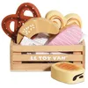 Image de Le Toy Van Lernspiel für Kinder AB 2 Jahren, Holzspielzeug-Brotkasten und Backwaren, Montessori-Spielzeug, ökologisches Spiel aus FSC-Holz und Farben Auf Wasserbasis