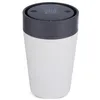 Image de Circular & Co. Mug Isotherme Cafe 227ml | Tasse à Café Écologique en Plastique Recyclé | 100% Étanche & Sans BPA | Couvercle 360° | Garde Chaud/Froid 60 90 Min | Passe au Lave-Vaisselle | Craie, Gris