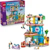 Image de LEGO Friends Le Club-House de Heartlake City - Set de Jeu Miniature avec 5 Mini-Poupées, 3 Figurines d'animaux Dont Un Chat & Accessoires - Cadeau d'anniversaire pour Fille dès 8 Ans 42689