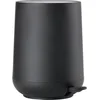 Image de ZONE DENMARK Poubelle Salle de Bain Nova - 5L - Poubelle à pédale - Design Scandinave - Plastique ABS Doux Au Toucher - H29cm D23cm - Noir