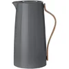 Image de Stelton Emma Carafe isotherme à double paroi en acier inoxydable avec poignée en bois de hêtre, couvercle facile à clipser, finition brillante (gris)