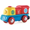 Image de Hape Petite Locomotive à Moteur de, Locomotive Rouge, Jaune et Bleue, Fonctionne avec des Piles et Un Bouton on/Off