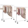 Image de SONGMICS Portant à Vêtements avec Roulettes, Tringle Extensible pour Charge Lourde, Capacité de Charge 130 kg, 45 x (110-150) x 162,9 cm, Porte-manteau, en Métal, Chromé, Argent HSR11S