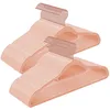 Image de SONGMICS Cintre en Velours, Lot de 50, Antiglisse, Barre à Cravate, Crochet Pivotant 360°, Épaisseur 0,6 cm, Longueur 43,5 cm, pour Manteau, Robe, Pantalon, Rose Clair et Rose Gold CRF21PK50
