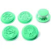 Image de silikomart | Kit Moules à Biscuits en Silicone XMAS STAMP, Kit composition 1 Découpeur Transparent TRITAN , 4 Moules en Silicone, 1 Livre de recettes, Ø 87 mm h 16 mm, Made in Italy
