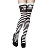 Image de Boland - 02251 Chaussettes auto-fixantes motif tête de mort pirate pour adultes, noir/blanc, taille unique