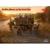 Image de Maquette camion militaire : Festive dinner on the front line avec 8 figurines