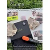 Image de Plume: Devant la clarté de la Lune ou sous la plume de son stylo se cachent peut-être ses maux..