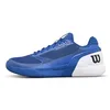 Image de Wilson Rush Pro 5 Chaussures de Tennis pour Homme, Taille 44 | Couleur : Deja Vu Blue/Blanc/Noir. Chaussures de tennis pour vitesse explosive, soutien EndoFit et amorti réactif.