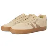 Image de Globe - Chaussures de ville pour Hommes, Adultes - Almond Gum - 40 EU - Low-Top - Multi-Sports - Plat - Polyuréthane - Décontracté - Été - Sneaker