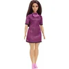 Image de Barbie Poupée Fashionistas n° 188, Ronde, Cheveux Noirs, Robe à Carreaux Roses et Noirs, Collier « Love », Baskets Roses, Jouet Enfant, De 3 à 8 Ans, HBV20
