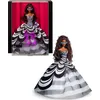 Image de Barbie Signature 65ème Anniversaire Poupée de Collection avec Cheveux Bruns tressés, Robe Noir et Blanc, Boucles d’Oreilles Saphir et Lunettes de Soleil, HRM59