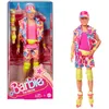 Image de Barbie Poupée Ken® du film Barbie Poupée de collection portant une tenue de patinage rétro et des rollers, JBJ51