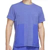 Image de NIKE T-Shirt Violet Homme Yoga Violet S