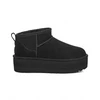 Image de UGG pour femme. 1135092 Bottines en cuir W Classic Ultra Mini Platform noir (38), 3 à 5 cm, Aucun, Casuel